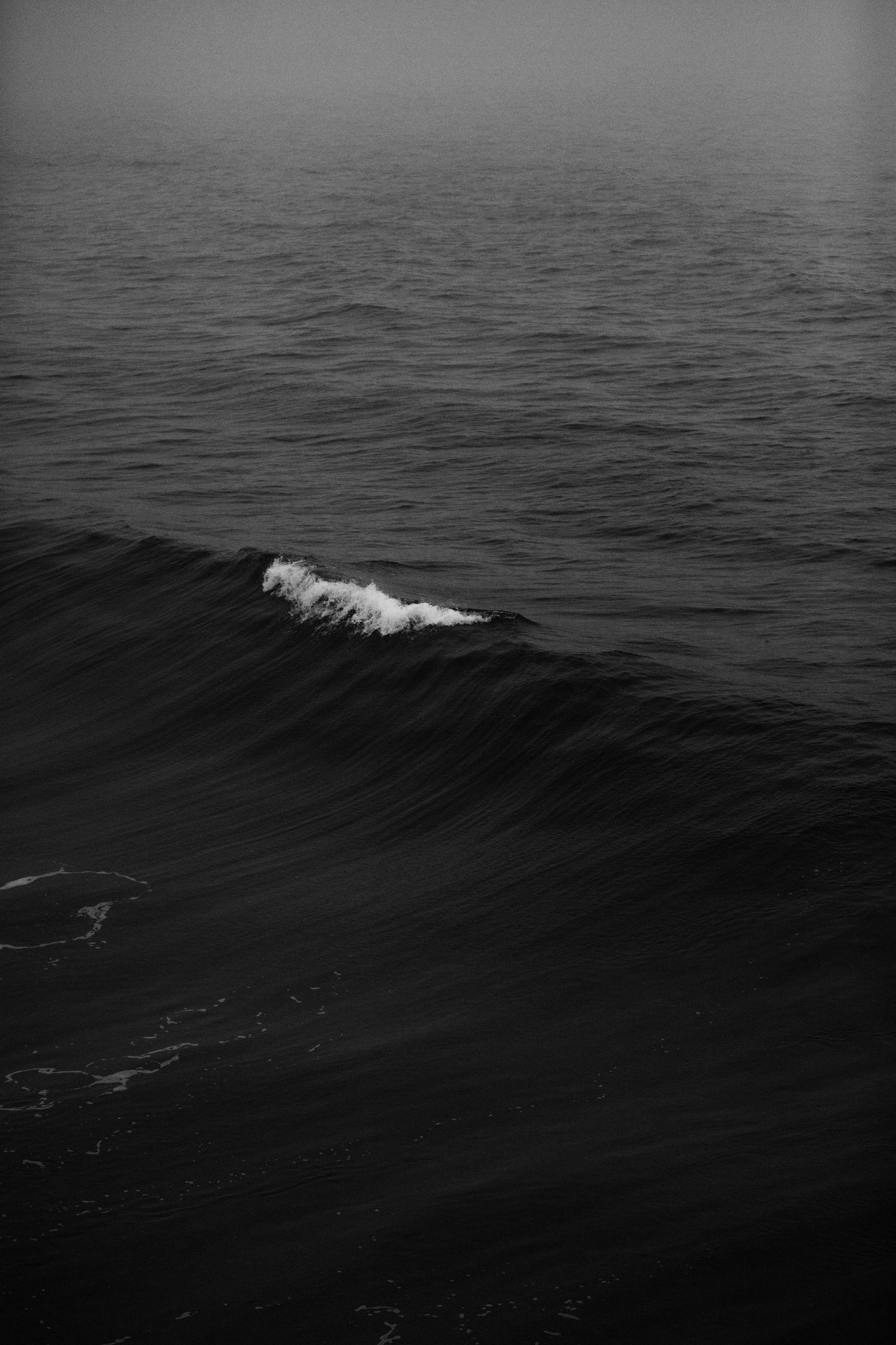 Moody ocean wave - representing the flow and creativity of STABLE Creative